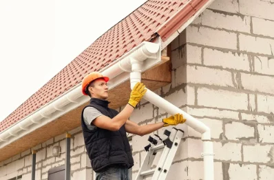Pose et remplacement de gouttières à Gevresin